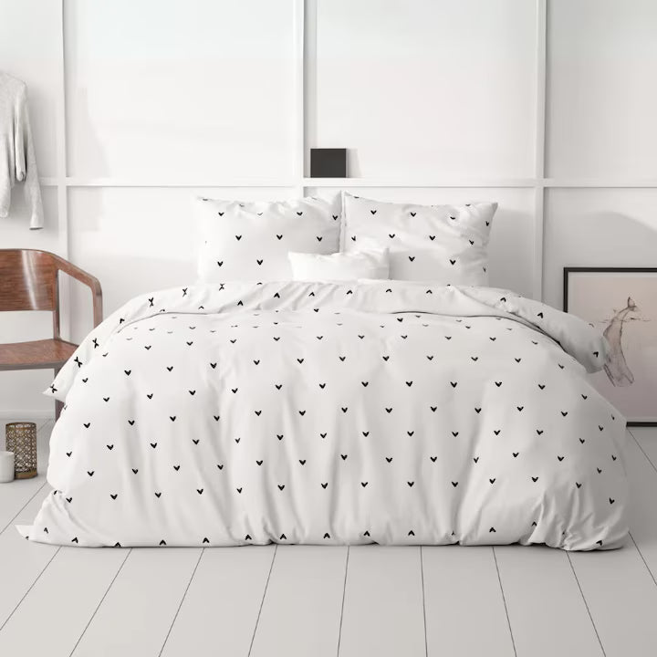 Set husa de pilota Sleeptime Love On Love Alb, 3 piese, 200x220 cm, microfibra premium, antialergen, moale si rezistent la decolorare