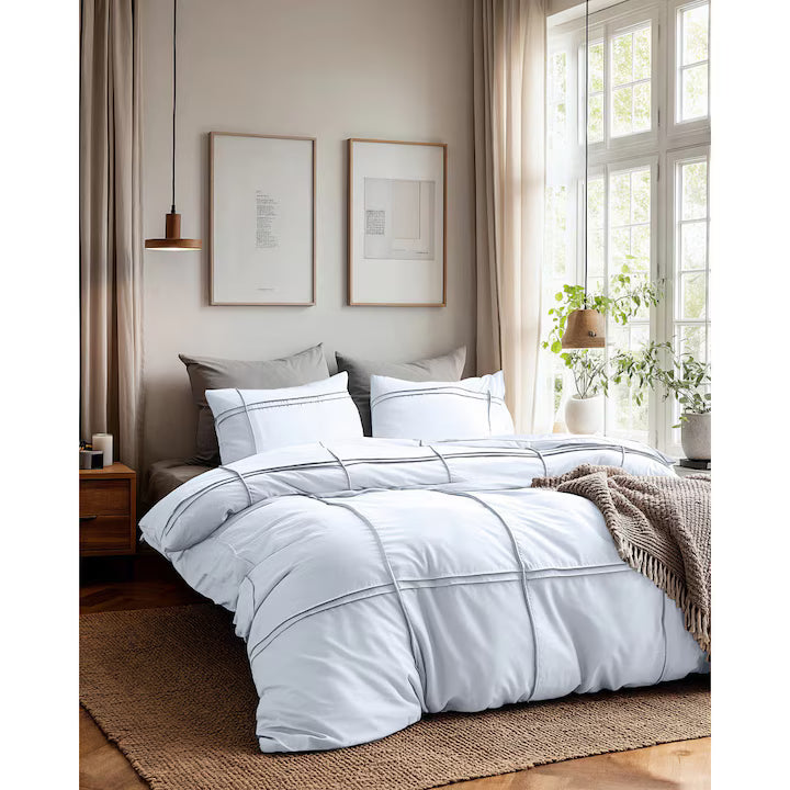 Husa de pilota Sleeptime Washed Tufted Alb 200x220 cm, 2 fete de perna 60x70 cm, 100% microfibra, efect spalat, detalii plisate, antialergica, 105 GSM